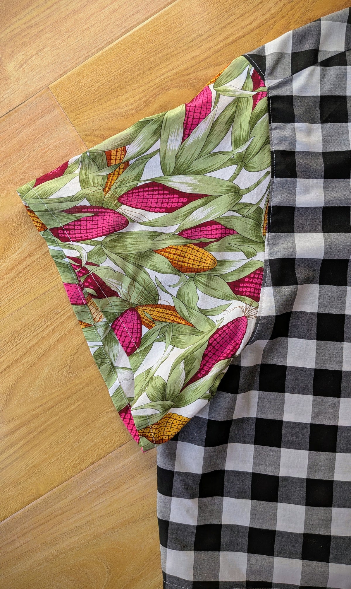 Classic Cut Crop Upcycled Cotton/Polyester Button-up Shirt – Korny Kitchen (Black & White Gingham / Yellow & Hot Pink Corn Print | size 3XL) | Freedomfield