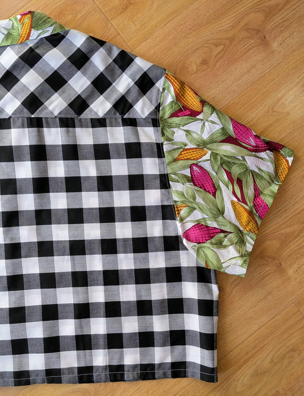 Classic Cut Crop Upcycled Cotton/Polyester Button-up Shirt – Korny Kitchen (Black & White Gingham / Yellow & Hot Pink Corn Print | size 3XL) | Freedomfield