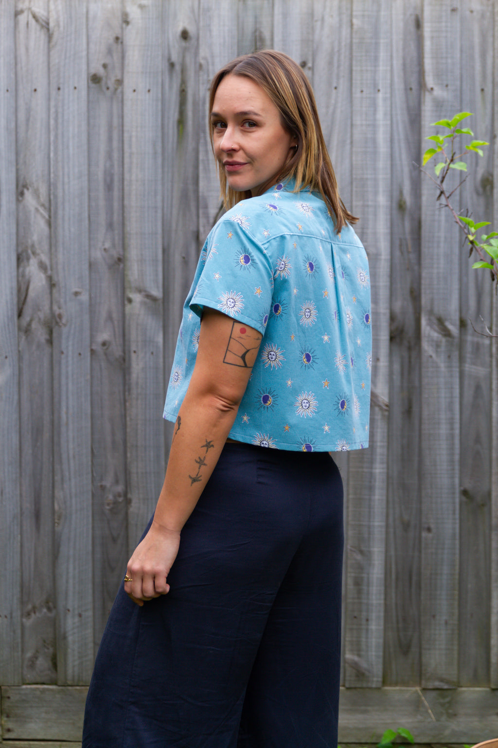 1990s Classic Cut Crop Upcycled Cotton Button-up Shirt – Celestial Sun & Moon (Light Blue / Size M) | First Gen Freedomfield